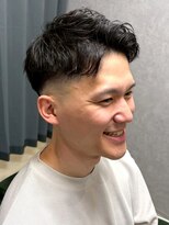 ディスイズバーバーフォース(THIS IS BARBER 4th)&nbsp;スキンフェード アップバング ニュアンスパーマ 短髪 20代 30代
