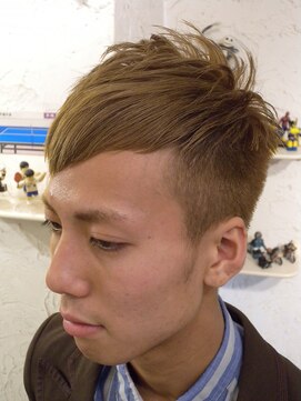 ヘアサロン トゥループ(Hair Salon TROOP) 男らしさに甘さを効かせたクールショート