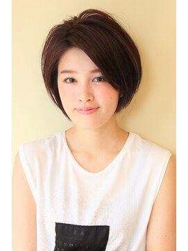 レウナ 外苑前(Reuna) 丸みが綺麗な大人女子ショートボブ