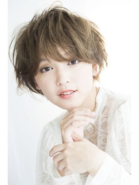 ビューティーアンドケアカロン(Beauty and Care CALON) 甘さを感じるニュアンスショート