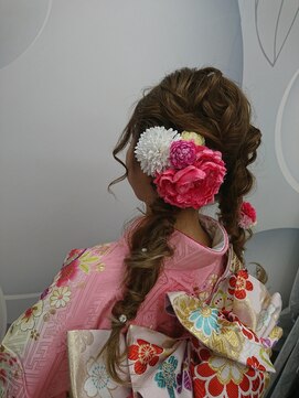 アージュアブンダンティア 成人式UP+着付2点\24000+税(\26400)当日の早朝料金なし