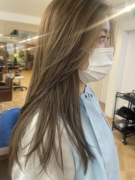 インビテーション(invitation) モノトーンベージュ・極細イライト・ハイトーンベージュ