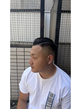 ウェルネス(Wellness) ツイストスパイラルサイドパートスキンフェード5