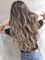 メリー(merry craftsman's factory) 外国人風バレイヤージュ、ハイライトカラー、シャドールーツ