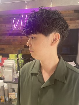 バイブス バイ ケンジ(vibes by KENJE) スパイラルパーマ