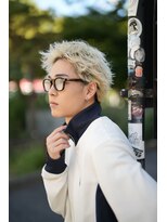 ミラバイグリーン(Mira by green)&nbsp;スパイキーショートホワイトブロンドアップバング無造作