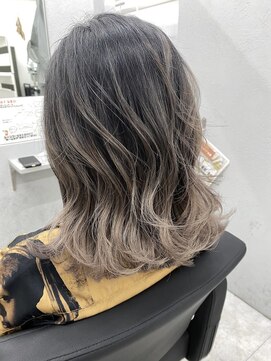 アオアクア バイ グルグル 小岩店(ao akua by GULGUL) シルバーミルクティーグラデーションカラー