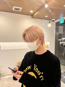 ウタリ(utari) 黒髪から憧れのハイトーン【難波 桜川/ケアブリーチ】