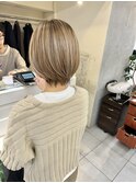 似合わせカット　イメチェンヘアスタイル　白髪ぼかしハイライト