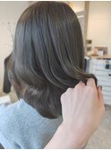 オリーブグレージュ