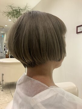 サロン ド コワフュールシェ トモ(salon de coiffure chez tomo) グラディションボブ