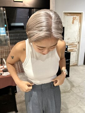 ノラ ヘアーサロン(NORA HAIR SALON) 【大久保】ブリーチ2回ベースホワイト系カラーボブカット