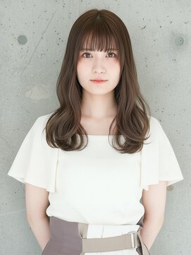 ミディアムレイヤー　ハッシュカット　チャコールグレー