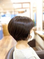 ヘアー グリーン(hair green)&nbsp;丸みシルエットで艶感引き立つ大人ショートボブ
