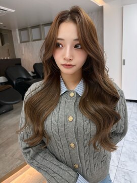 ロンドルピナス 小倉(Lond Lupinus) ミディアムレイヤーカット/似合わせカット/大人ガーリー/20代