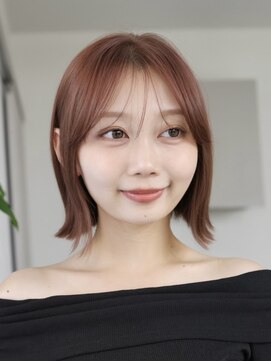 オーラ オモテサンドウ(Aura omotesando) カシスベージュの外ハネミディボブ