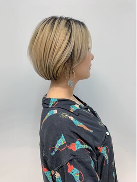 テトヘアー(teto hair) short(ショートボブ、ブロンド、グラデーションカラー)