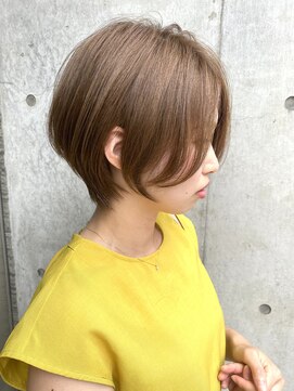 ジアン バイ ミルボン NU茶屋町+(GIEN by milbon) 透明感ベージュ大人の耳かけ前下がりショート