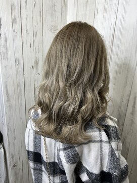 アンダーバーホワイト 南海難波店(_WHITE) 【＿white+】