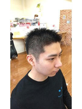 クルー ヘアー(CREW hair) アップバングベリーショート