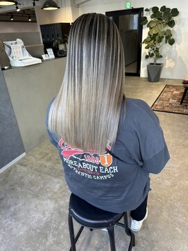 メリー オオサカ(Merly Osaka) 透け感たっぷり！ホワイトグレージュバレイヤージュ