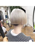 抜きっぱなしブロンド×刈り上げボブ