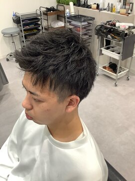 ステアーズ(Stairs) アップバングショート