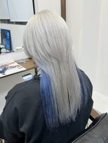 ルイ(ROUIS produced by LUCK 津田沼)&nbsp;ROUIS 津田沼　ホワイト×ブルーのインナーカラー