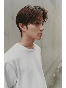 ベター(better) コンパクトにおさまるセンターパートはダウンパーマでつくります