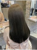 オリーブグレージュ