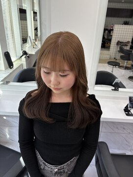 スリー 横浜(THREE) 【大内萌花指名】ベージュ＋ブラウン　ルーツカラー