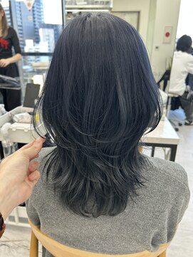 ビューナゴヤ 名駅(VIEW NAGOYA) ハッシュカット/ブリーチ/ブルーブラック/レイヤーカット