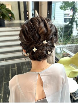 短めまとめ髪アレンジ