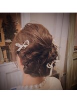 キミ(kimi)&nbsp;【ｋｉｍｉ】斜めバング大人かわいいアレンジボブ重めスタイル