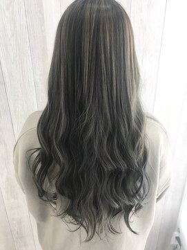 シエル 立川店(CIEL) 【CIEL原田】コントラストをきかせたハイライトカラー!