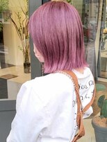 ヘアーアイスカルテット(HAIR ICI QUARTET) 10代20代おすすめ外はねボブ　ピンク