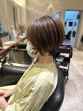 シェル 国分寺(shell) 白髪ぼかしハイライト☆大人美人ショート