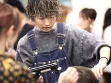 【カラリスト吉田京介】審査員、雑誌の撮影、セミナーなどの様々な仕事も多く、トレンドを発信し続ける♪
