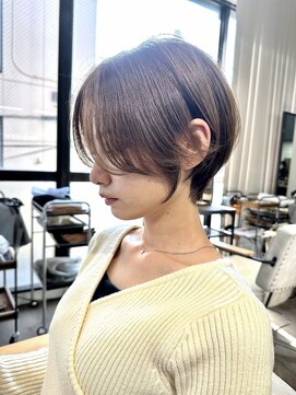 ルアン 上通り(ruen) 大人くびれショート アッシュベージュ 熊本 ruen 山田大貴