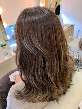 ルージュ 目白台店(ROUGE) デザインハイライト,白髪ぼかしハイライト×【護国寺駅.目白台】