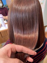 アノネの髪カルテにはお客さまの施術履歴や薬剤との相性や微妙な配合などがビッシリ!!