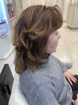 アッシュ 仙川店(Ash) 50代60代70代クセ毛風ロングウルフパーマレイヤーカットくびれ