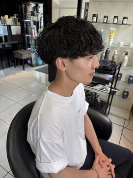 アイズ 海老名(AIZU) 波巻きパーマ 波巻きスパイラルパーマ メンズパーマ 眉毛 海老名