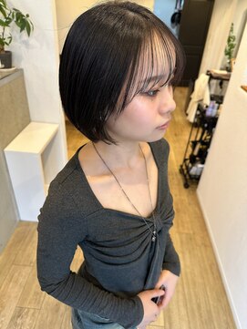 クマ(kuma.) 大人可愛い20代30代40代前下がりショートボブ丸みショート◎