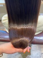 シキオリ(SHIKIORI) ヘアエステで、毛先までまとまる艶髪に◎