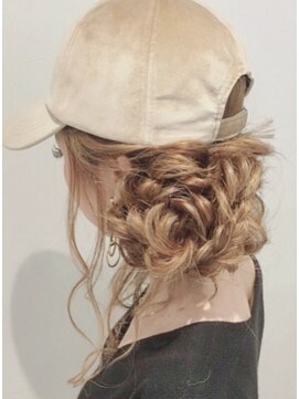 ヘアメイク エンカレッジ(HAIR MAKE encourage) 編み込みサイドアップ