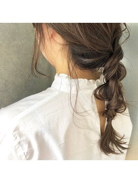 ローネス ギンザ(LONESS ginza) 大人可愛い20代30代40代☆ねじるだけ編みおろしアレンジ
