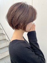 ルーファス 目黒(Ruufus) 白髪ぼかし×ひし形小顔×30代40代50代×前髪なしショートボブ