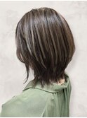 ハイライト前下がりショートミルクティーベージュウルフボブ