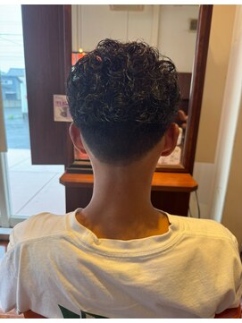 イシュー(issues) フェード/スパイラルパーマスタイル